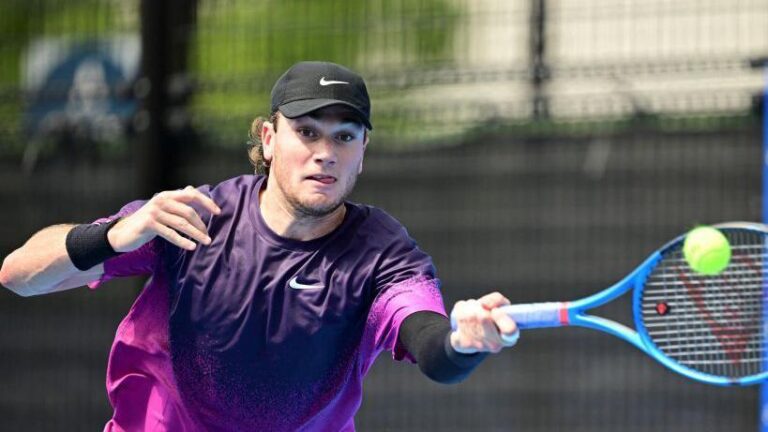 Draper beats Bellucci to reach Japan Open last 16