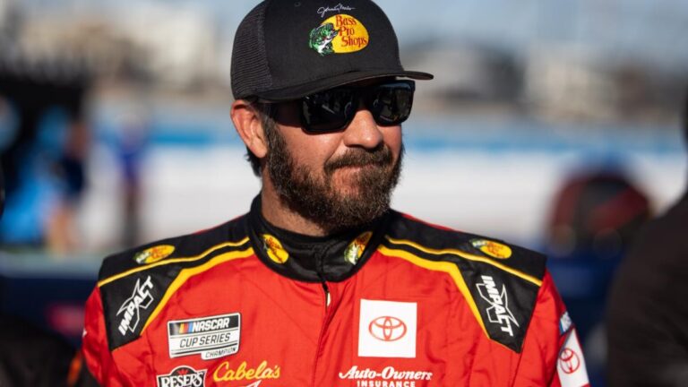 NASCAR Phoenix Cup championship starting lineup 2024: Martin Truex Jr. on pole; Joey Logano second