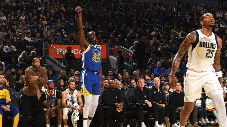 Warriors set franchise record with first-half 3-point barrage vs. Mavs